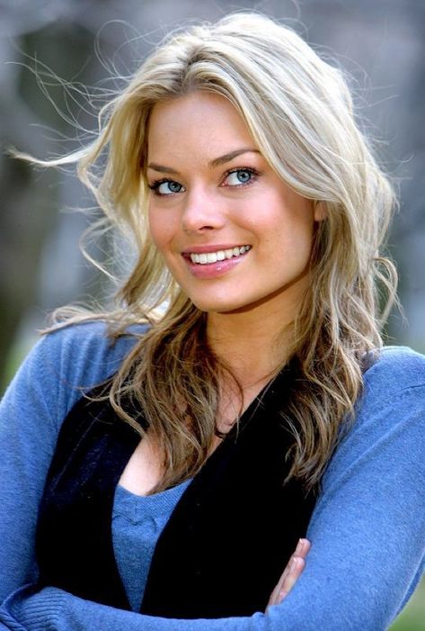 Margot Robbie Photoshoot, Margot Robbie Photos, Popular Actresses, Margot Robbie, Blonde, Actresses, Long Hair Styles, Hair Styles, Hair