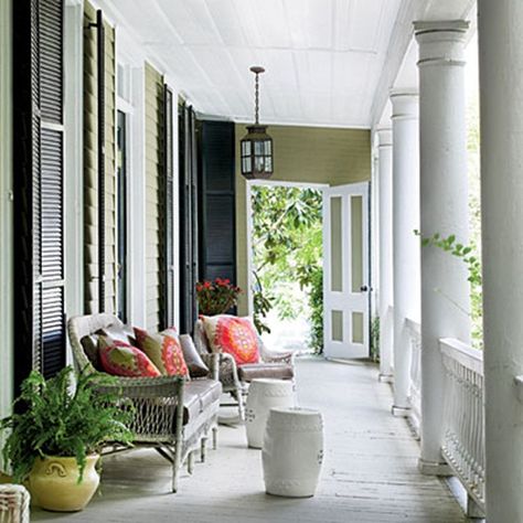 Southern Porches, Building A Porch, Summer Porch, Casas Coloniales, Front Porches, House With Porch, Porch Design, Ideas Garden, Wicker Furniture