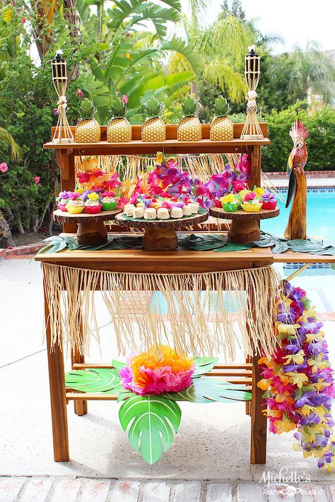 Adult Luau Party, Luau Party Ideas, Hawaiian Party Theme, Hawaii Theme, Aloha Party, Hawaiian Party Decorations, Luau Theme Party, Luau Birthday Party, Hawaiian Luau Party