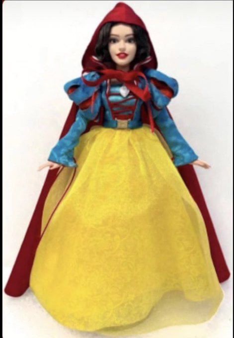 Snow White Live Action, Date Pictures, Snow White Movie, Snow White Art, Disney Barbie Dolls, Snow White Doll, Disney Live Action Movies, Snow White Seven Dwarfs, Disney Queens