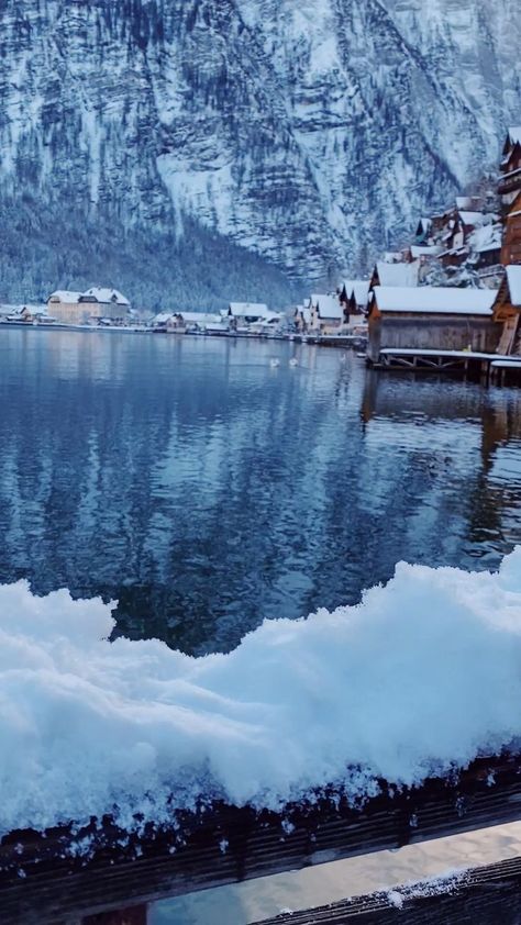 Europe Mountains, Austria Mountains, Austria Winter, Aesthetic Mountains, Hallstatt Austria, Stay Overnight, Have Inspiration, Winter Scenery, Dream Travel Destinations