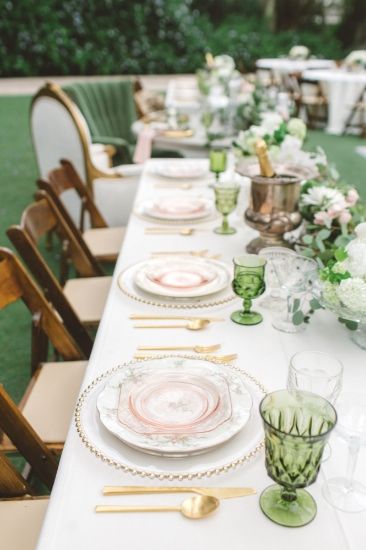 Vintage pink, gold, and green flatware and glassware. Pretty Vintage Rentals + Jennifer Jeanne Events. Mismatched Table Setting, Woodland Wedding Centerpieces, Green Goblets, Vintage Table Setting, Natural Color Palette, Entertainment Ideas, Gold Flatware, Table Scapes, Table Scape