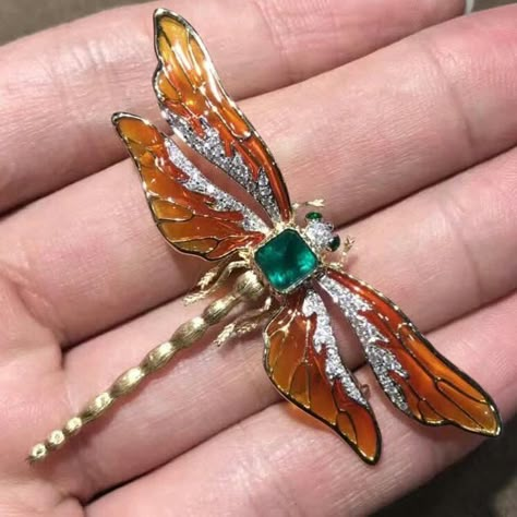 Vintage Indian Jewelry, Dragonfly Ornament, Dragonfly Pin, Luxury Magazine, Trends Magazine, Dragonfly Jewelry, Dragonfly Art, Jewelry Brooch, Insect Jewelry