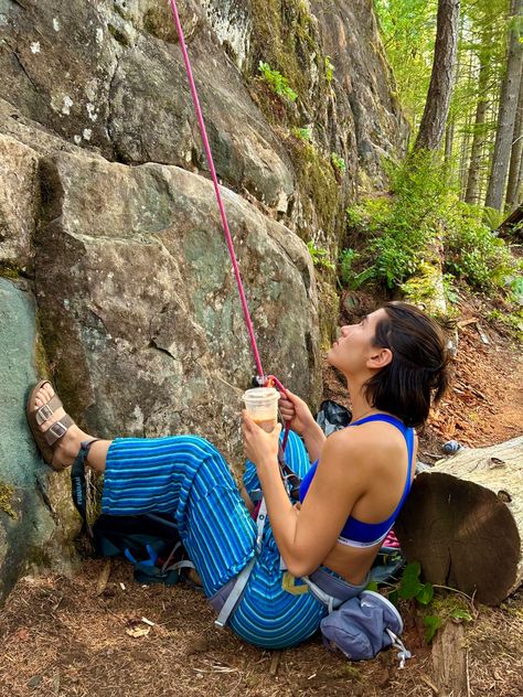 #climbing #girlswhoclimb #coffee #shorthair #outdoor #granola #granolagirl Granola Girl Hair, Outdoorsy Girl, Hiking Girl, Granola Girl Aesthetic, Summer Haircuts, Granola Girl, Girl Short Hair, Hair Cut, Coffee Break