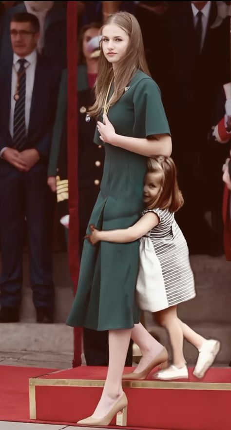 Leonor Princess Of Asturias Aesthetic, Leonor Princess Of Asturias Outfits, Princess Leonor Aesthetic, Princess Leonor Style, Princess Of Spain Leonor, Princess Leonor Of Spain Style, Princess Leonor Outfits, Madrid Outfits, Leonor Princess