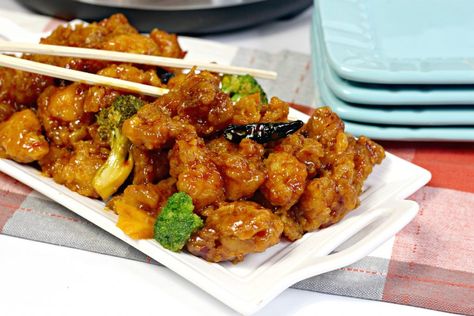 Instant Pot Orange Chicken - Mama's On A Budget Instant Pot Orange Chicken Recipes, Orange Chicken Instant Pot, Costco Orange Chicken Recipe, Instant Pot Orange Chicken Marmalade, Sticky Orange Chicken, Instant Pot Orange Chicken, Chicken A L'orange, Orange Chicken Sauce, Chicken Sauce