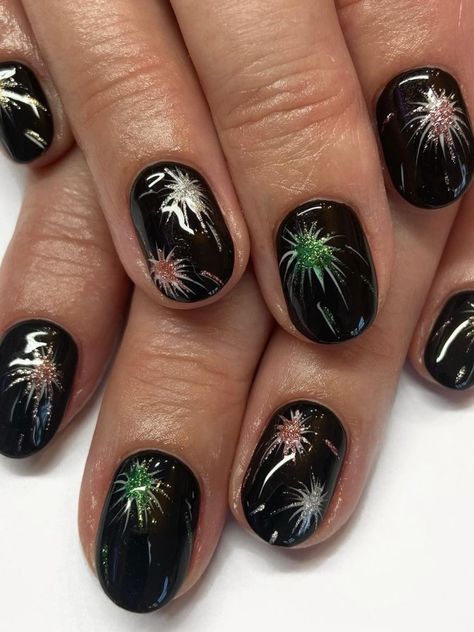 fireworks nail art for 4th of July Nail Design Fireworks, Bonfire Night Nail Art, Fireworks Nail Design, Fire Work Nail Art, Fire Works Nail Design, Easy Firework Nail Design, Firework Gel Nails, Bonfire Nails Design, Nail Art Fireworks