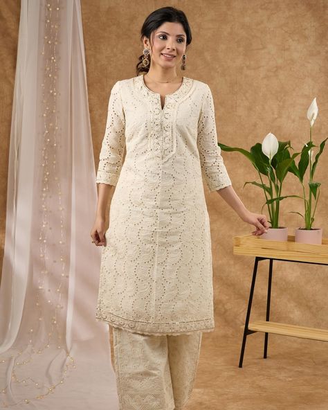 This exclusive embroidered hakoba kurta comes with the option of a pant for a complete, stylish outfit. Made with high-quality materials and intricate embroidery, it is perfect for any occasion. Elevate your wardrobe with this unique piece. #sujatra #sujatraglobal #sujatrakurtis #embroideredkurta #embroidery #hakoba #hakobakurta #bellbottom #kurtapantset #fresharrivals Red Kurta, Kurta With Pants, Intricate Embroidery, Stylish Outfit, Bell Bottoms, Unique Pieces, Stylish Outfits, Embroidery, Wardrobe