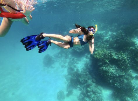 Underwater Disposable Camera Pictures, Film Disposable Camera, Underwater Film, Three Mermaids, Film Beach, Sagittarius Rising, Underwater Beauty, Summer Film, Aulani Resort