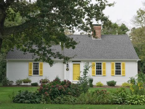 Yellow Shutters (300 pieces) White Exterior Homes, Cape House Exterior, Home Exterior Farmhouse, Yellow Shutters, Cape Exterior, Tuscan Home Exterior, Outside House Paint Colors, Home Exterior Stone, House Paint Schemes