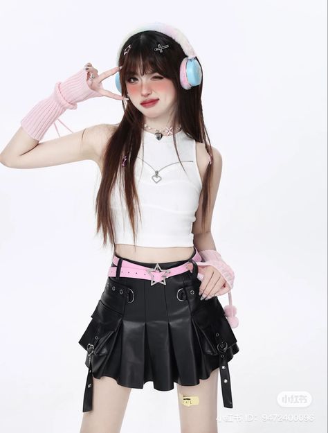 Kpop Dance Pose Reference, Half Body Reference, Japanese Idol Outfits, Half Body Poses, Pop Star Outfit, Idol Pose, Korean Outfits Ideas, Pose Mannequin, Cool Belt