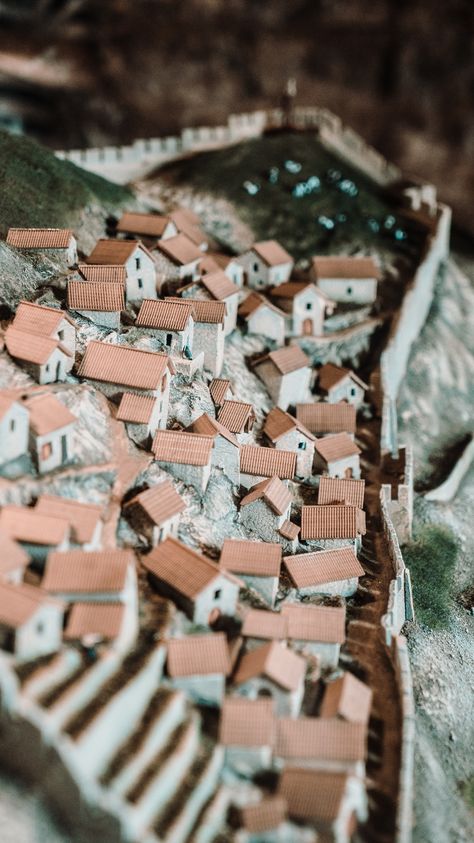 Miniature Town Diy, Miniature City, Mini World Photography, Miniature City Model, Miniature World Photography, Tilt Shift Photos, Village Miniature, Tilt Shift Lens, Tilt Shift Photography