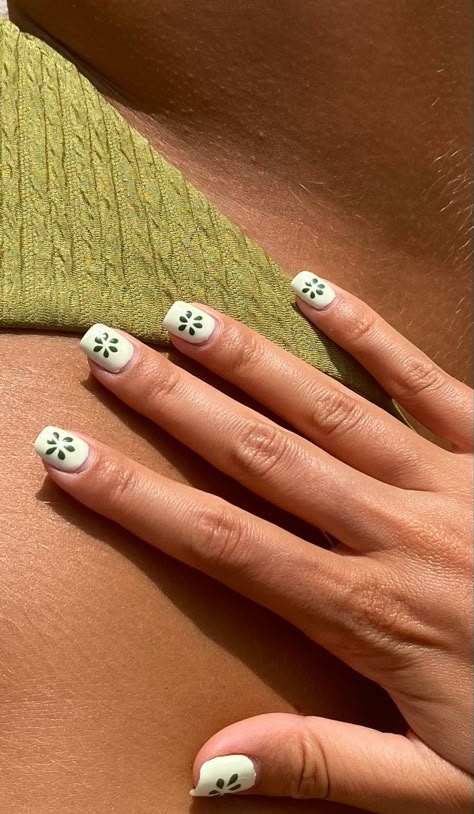 Granola Girl Nails Summer, Granola Girl Nail Ideas, Granola Girl Nails, Popular Nail Colors, Space Nails, Anime Nails, Simple Gel Nails, Summery Nails, Really Cute Nails