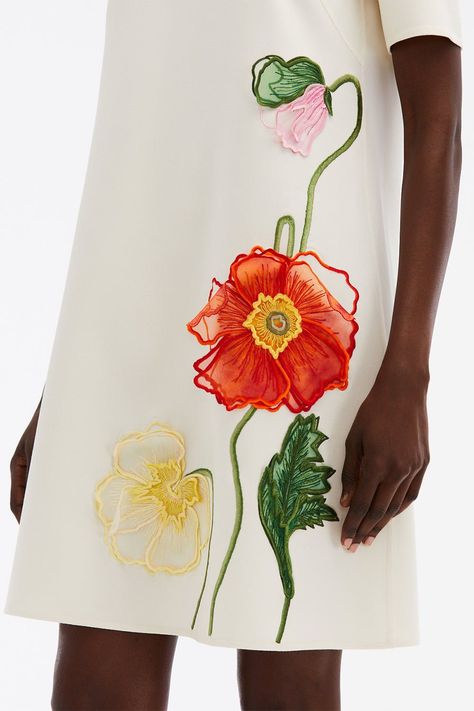 Painted Poppies Shift Dress - Ivory - IVORY / 4 Painting On Dress, Poppy Fashion, Creative Embroidery Designs, Painted Poppies, Hand Painted Dress, Fabric Embellishment, Dress Embroidery, Instagram Trends, Creative Embroidery