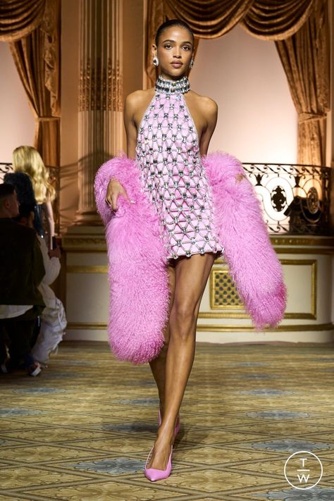 Pastel Runway, Organza Fashion, Barbie Core, It Girls, Pink Accessories, New York Fall, Pink Sparkle, Fall Winter 2024, Runway Models