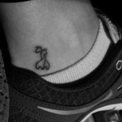 Giraffe tattoo ♥ Tattoo Mother Daughter, Giraffe Tattoo, Tattoo Mother, Mom Daughter Tattoos, Disney Tattoo, Mother Daughter Tattoos, A Giraffe, Elephant Tattoos, Baby Tattoos