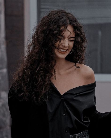 Curly Hair Desi Aesthetic, Curly Hair Female, Deva Cassel, Dark Curly Hair, Black Wavy Hair, Black Curly Hair, Curly Hair Women, Curly Hair With Bangs, Feminine Aesthetic