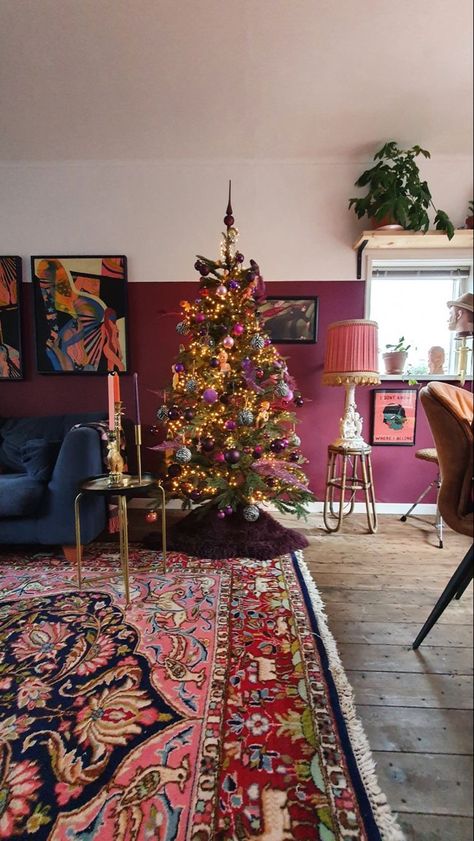 Whimsigothic Christmas, Jewel Tone Christmas Decor, Eclectic Christmas Tree, Christmas Decor Ideas 2022, Eclectic Christmas Trees, Eclectic Christmas Decor, Maximalist Christmas, Cool Interior Design, Purple Combination