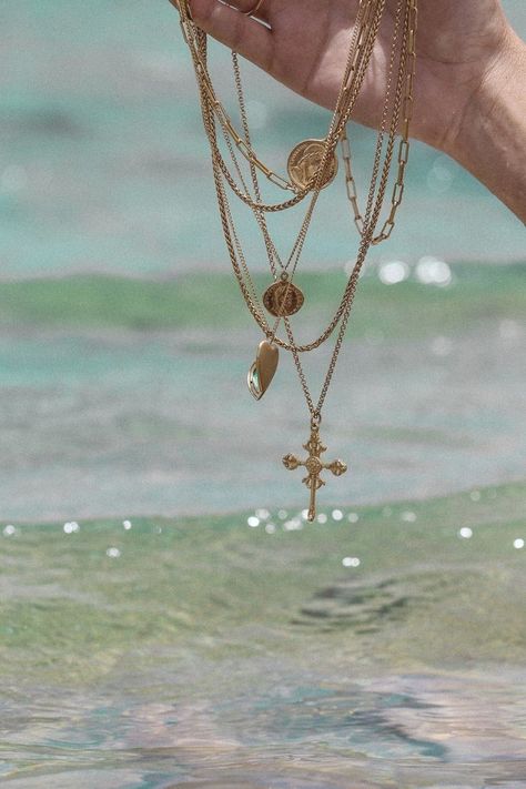 Beach Jewellery Photoshoot, Beach Jewelry Photoshoot, Jewelry Model Photography, Jewelry Shoot, Kei Jewelry, Beach Jewellery, Jewellery Photography Inspiration, Jewelry Product Shots, Surf Jewelry