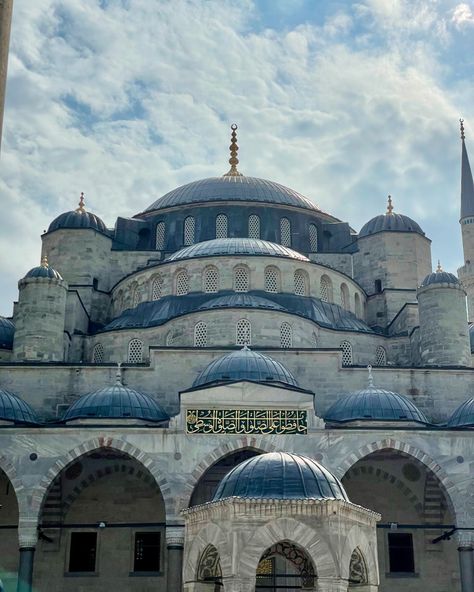 Grew up watching Suleimam and Hurrem, and here I was, visiting the harem and the city, where history was created 🇹🇷 📍Blue Mosque 📍Hagia Sophia Grand Mosque 📍Topkapi Palace 📍Galata Tower #turkey #istanbul #istanbul🇹🇷 #turkey🇹🇷 Hagia Sophia Istanbul, Topkapi Palace, Note Books, Turkey Istanbul, Blue Mosque, Grand Mosque, Hagia Sophia, Istanbul Turkey, Hazelnut