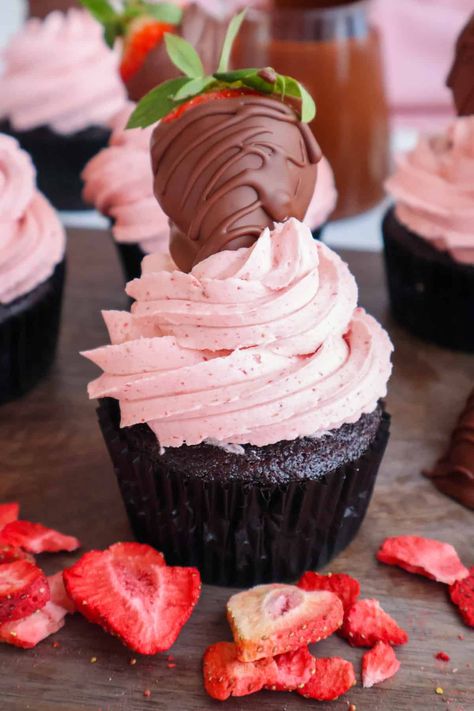 Chocolate Strawberry Cupcakes - Golden Grace Kitchen Strawberry Chocolate Cupcakes, Chocolate Covered Strawberry Cupcakes, Chocolate Strawberry Cupcakes, Dairy Free Cupcakes, Strawberry Cupcake Recipes, Italian Rainbow Cookies, Chocolate Covered Strawberry, Fruit Crisp, Strawberry Buttercream