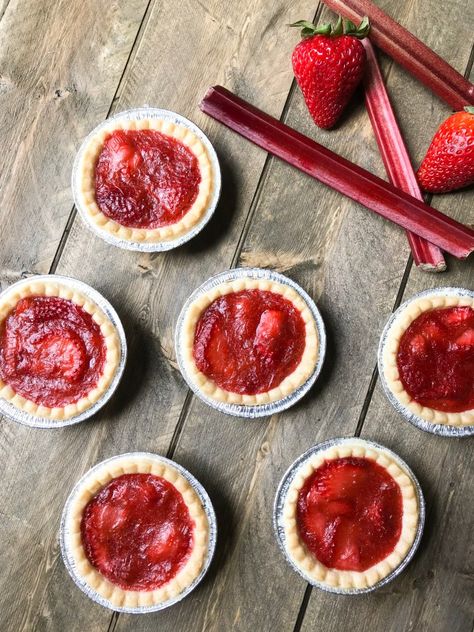 Strawberry Rhubarb Tarts, Strawberry Jam Tarts, Rhubarb Pie Filling, Rhubarb Tarts, Strawberry Rhubarb Pie Filling, Strawberry Rhubarb Recipes, Strawberry Tarts, Freeze Rhubarb, Mini Pie Recipes