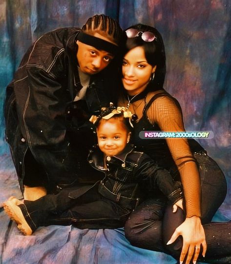 2000’s — OLOGY. on Instagram: “Reginae’s Parents 💙✨[ Early 2000s ] #LilWayne #ToyaJohnson #ReginaeCarter #mid2000s #late2000s #2010s  #Early2000s #2000sology” 90s Couples, 2000s Photoshoot, Toya Wright, Photoshoot Backdrops, Black Relationship Goals, Black Love Couples, Black Couples Goals, Glamour Shots, Photoshoot Themes