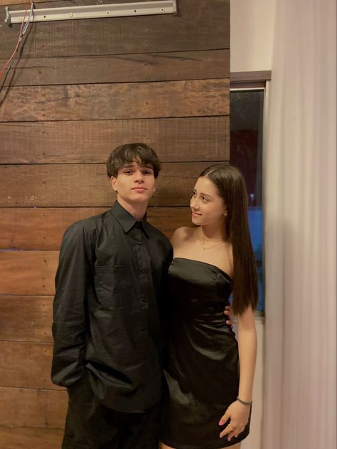 Couple Poses In Party, Couple Dress Aesthetic, Couple Birthday Outfit Ideas, Black Dress Couple Outfit, All Black Hoco Couple, Party Couple Outfits, Couple Party Outfits, Black Dress Couple Photoshoot, All Black Prom Couple