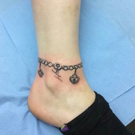 Braclet Tattoo, Anklet Tattoos For Women, Charm Bracelet Tattoo, Jewelry Tattoos, Toe Tattoos, Ankle Tat, Ankle Bracelet Tattoo, Bracelet Tattoo, Anklet Tattoos