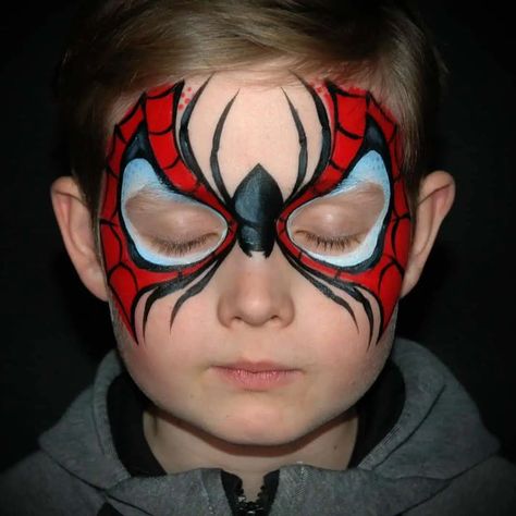 Cool Spiderman Face Paint Tutorial: Step by Step Spider Man Face Paint Kids Easy, Spiderman Face Paint Easy Kids, Lightning Mcqueen Face Paint, Spidey Face Paint, Spiderman Makeup For Kids, Spiderman Face Paint Easy, Spider Man Face Paint Easy, Face Painting Tutorials Step By Step, Easy Spiderman Face Paint