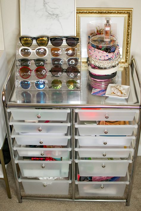 How To Organize Sunglasses, Hair Accessories Storage Ideas, How To Organize Hair Accessories, Sunglasses Storage Ideas, Hair Accessory Organization, Sunglasses Organization, Organize Hair Accessories, Hair Accessories Organization, Hair Organizer