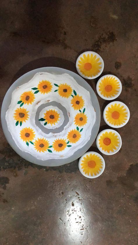 Diya Paintings For Diwali, Diya Paintings, Navratri Decoration, Yt Ideas, Diya Decoration Ideas, Warli Painting, Cute Easy Paintings, Diya Decoration, Diwali Special