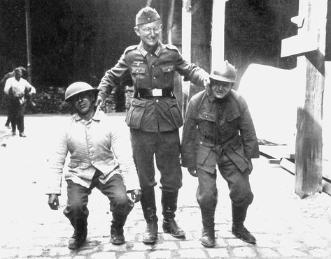 Battle Of Stalingrad, German Soldiers Ww2, German Uniforms, Military Uniforms, German Army, Military History, Daily Mail, Land Rover, Soldier