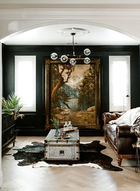 A Family's Bold Art Deco Home - Inspired By This Large Paintings For Living Room, Modern Art Deco Interior Living Rooms, Art Deco Interior Living Room, Modern Art Deco Interior, Art Deco Living, La Fam, Art Deco Living Room, Art Deco Bedroom, Art Deco Interior Design