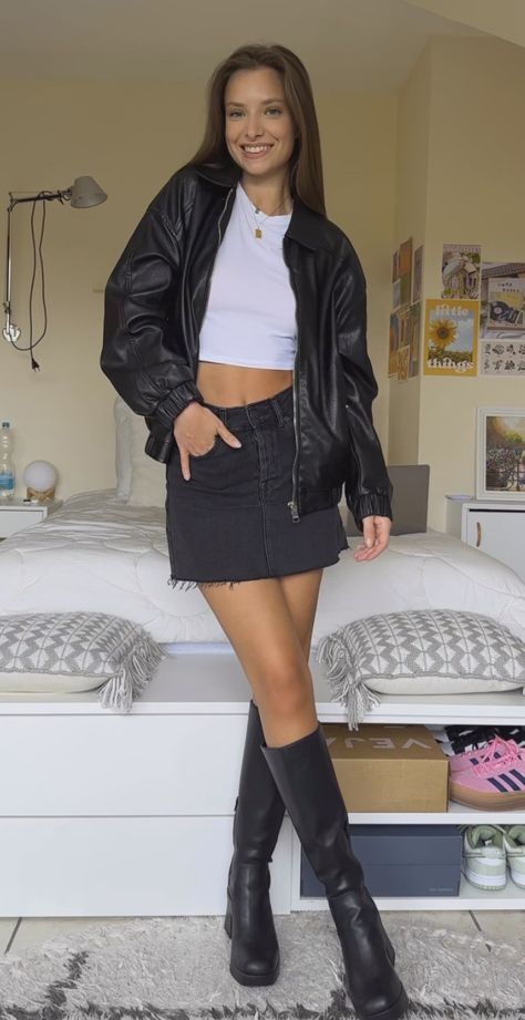 Winter Rock Concert Outfit, Rock Concert Outfit, Skirt Boots, Nyc Fits, Hot Skirts, Going Out Outfit, Outfit Inspo Summer, Pretty Ppl, Skirts With Boots