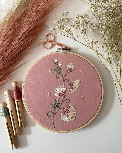 Pdf Pattern Embroidery, Basic Embroidery Stitches, Pattern Embroidery, Embroidery Kit, Design Wall, Pdf Patterns, Hoop Art, Embroidery Pattern, Design Floral