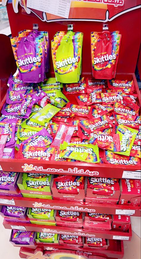 Skittles 
sour skittles 
skittles shelf Sour Skittles, Birthday Basket, Travel Snacks, Purple Candy, Junk Food Snacks, Candy Decorations, Cute Pastel Wallpaper, Party Drinks, Food Obsession