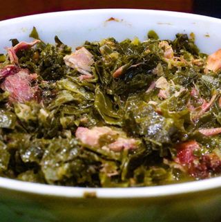 Southern-Style Collard Greens with Smoked Turkey - CarnalDish Southern Greens With Smoked Turkey, Crockpot Collard Greens, Collard Greens With Smoked Turkey, Best Collard Greens Recipe, Mixed Greens Recipe, Greens With Smoked Turkey, Pork Neck Bones Recipe, Cooking Collard Greens, Greens Recipe Soul Food