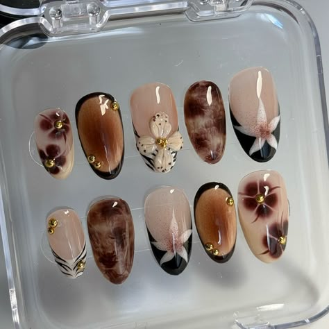 perfect autumn press ons 🍁🤎 im taking orders for press ons, DM with your moodboard/inspo and I can quote for you! inspo @aashleysnails 🖤 #brightonnails #brightonnailart #pressonnails #autumnnails #fallnails Long Autumn Nails, Press Ons Nails Design, Fall Brown Nails Acrylic, Kawaii Fall Nails, Warm Brown Nails, Brown Design Nails, Different Design Nails, Nails Inspo Brown, Cool Design Nails