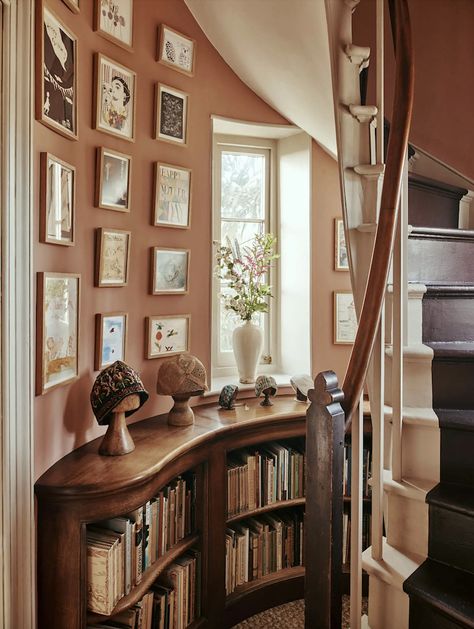 Artichoke - spiral staircase - Superb Interior Design Max Rollitt, Victorian Country House, Joinery Design, Clever Storage, Traditional Interior, Be Beautiful, Family House, Of Wallpaper, Artichoke