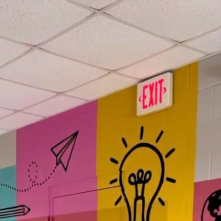 Before & After | Design Ideas on Instagram: "School Mural 🤩 Rate 1-10 & Follow @wonderhome_ideas for more 🤍 By: @rachelwritesnc ✨ • If you’re the owner of this content and want it removed please send us a DM. Thanks 📩 • #carync #elementaryschoolmural #muralsofinstagram #kidsmural #schoolmural #muralist #muralsofig #muralartist #wcpss" Elementary School Hallway Ideas, Elementary School Murals Ideas, Classroom Wall Mural, Reading Mural, Elementary School Murals, Mural School, Before After Design, Leadership Classes, 2023 School