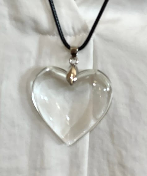 Glass Heart Necklace Outfit, Clear Heart Charm Necklace, Clear Heart Necklace, Red Glass Heart Necklace, Clear Glass Heart-shaped Jewelry, Clear Glass Heart Pendant Necklace, Glass Heart Necklace, Clear Heart, Yokai Watch