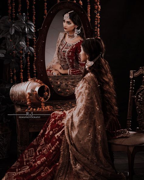 Indian Royal Photoshoot, Mughal Photoshoot, Indian Princess Royal Outfits, Indian Princess Royal, Indian Royal Aesthetic, Modern Desi Aesthetic, Indian Bride Aesthetic, Indian Princess Aesthetic, Royal Indian Aesthetic