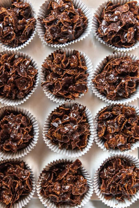 3 Ingredient Chocolate Covered Cornflakes - I Will Not Eat Oysters Halloween Cornflake Cakes, Cornflake Clusters Recipe, Chocolate Covered Corn Flakes, Cornflake Snacks, Chocolate Cornflake Clusters, Cornflake Dessert, Corn Flakes Treats, Recipes With Corn Flakes, Chocolate Cornflake Cookies