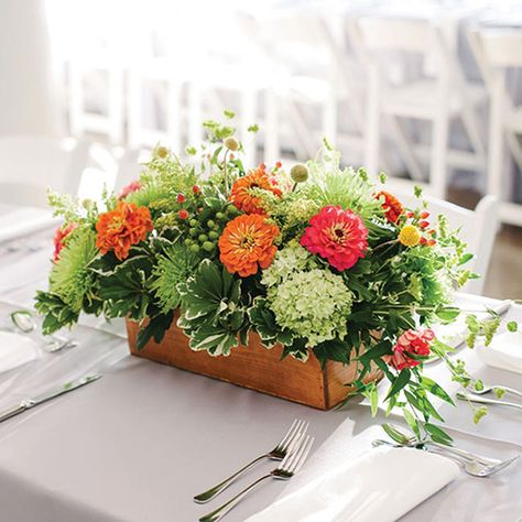 summer wedding centerpiece with zinnias Zinnia Wedding Flowers, Zinnia Wedding Bouquet, Zinnia Wedding, Zinnia Bouquet, Summer Wedding Centerpieces, Flowers Centerpieces, Spider Mums, Cheap Wedding Flowers, Zinnia Flowers