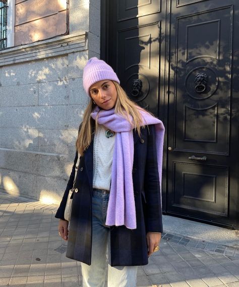 Purple Scarf Outfit, Engagement Photo Outfits Fall, Scarf Outfit, Winter Fit, Purple Scarves, Casual Day Outfits, Engagement Photo Outfits, Fit Girl, Everyday Outfits