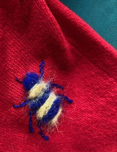 Needle Felting Mending, Needle Felting Sweater, Covering Holes In Clothes, Needle Felted Clothes, Needle Felting On Clothes, Sweater Repair, Felted Clothes, Shirt Upcycle, T Shirt Upcycle