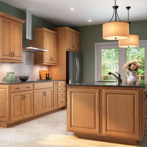 Oak Kitchen Cabinets Wall Color, Green Kitchen Walls, Blue Kitchen Walls, Best Kitchen Colors, Honey Oak Cabinets, Light Wood Kitchens, Maple Kitchen, Oak Kitchen Cabinets, Maple Cabinets