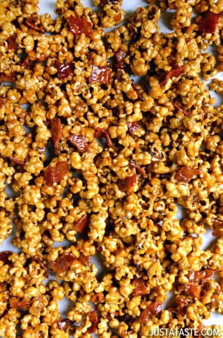 Bacon Popcorn, Homemade Caramel Popcorn, Caramelized Bacon, Popcorn Treats, Just A Taste, Bacon Recipe, Snack Bites, Cracker Jacks, Caramel Corn