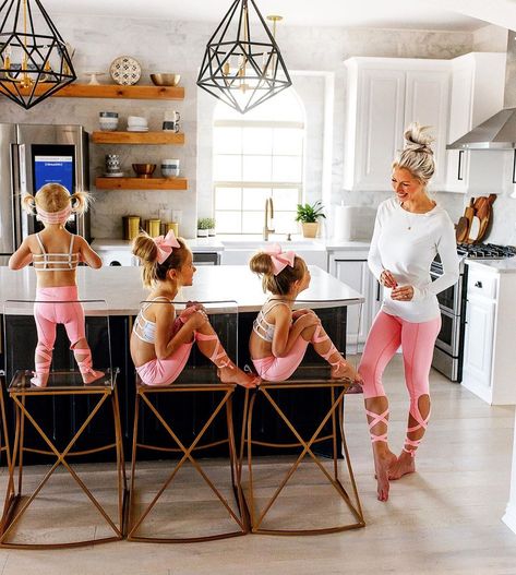 JANENE CROSSLEY on Instagram: “💅🏼These Pink Ladies are waiting in line to get their toesies painted! I’m partnering with SiriusXM to share the new Dial Up the Moment…” Photo Ideas For Family, Ava Elizabeth Phillippe, Mommy Daughter Outfits, Mom And Daughter Matching, Mother Daughter Outfits, Moms Goals, Future Mommy, Mommy Daughter, Three Daughters